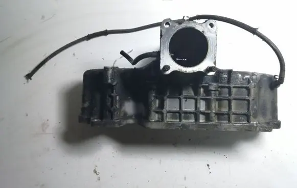 Toyota Corolla Verso AR10 Intake resonator 171110R010