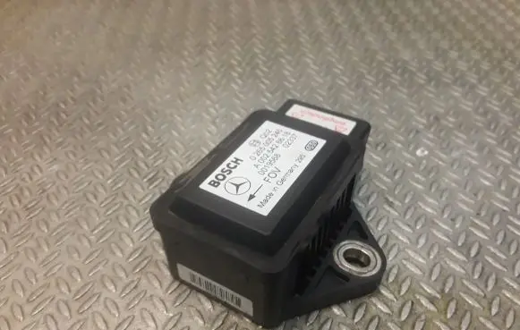 Mercedes-Benz S W220 Yaw turn rate sensor 0025426618 A0025426618