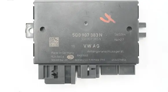 Volkswagen PASSAT B8 Tow bar trailer control unit/module 5Q0907383N