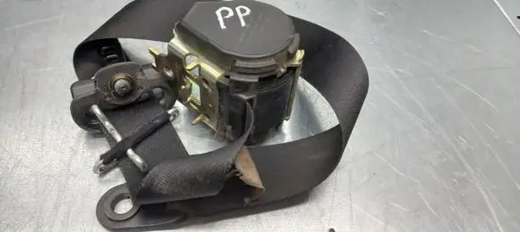 Ford Focus Front seatbelt