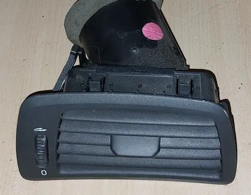 Volvo V70 Dashboard side air vent grill/cover trim
