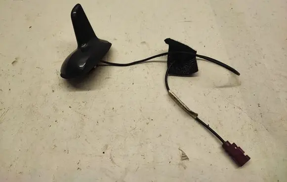 Mercedes-Benz E A207 Aerial GPS antenna A2219056600