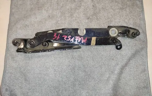 Audi A4 S4 B6 8E 8H Tailgate/trunk/boot hinge 8E5827301