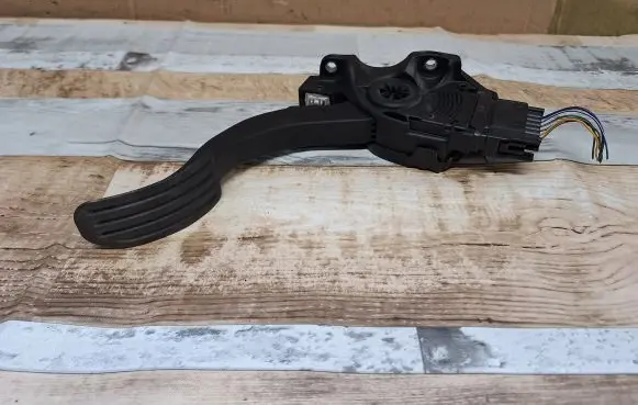 Volvo S80 Accelerator throttle pedal 6G929F836BD 6G929F836