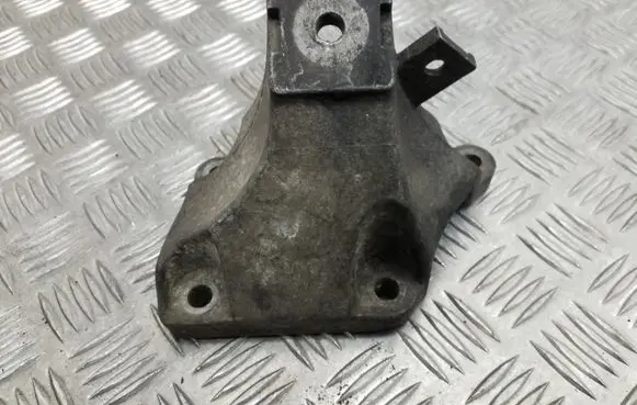 Audi A6 S6 C6 4F Engine mounting bracket 4F00199308L