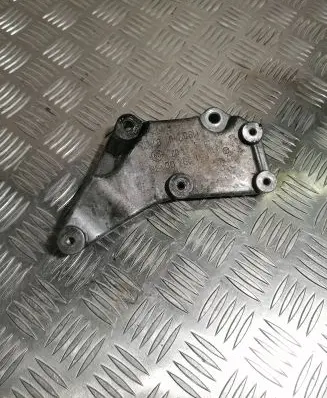 Mercedes-Benz C W204 Engine mounting bracket A6510940039