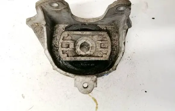 Fiat Doblo Engine mount bracket