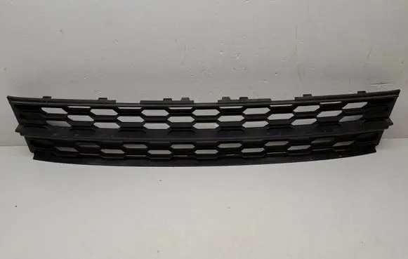 Front bumper lower grill