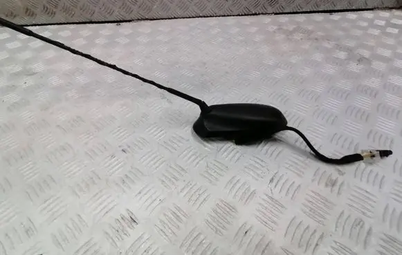 Opel Corsa E Aerial GPS antenna 13484450 7410300000000K 000140640