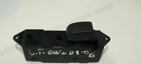 Mitsubishi Outlander Electric window control switch