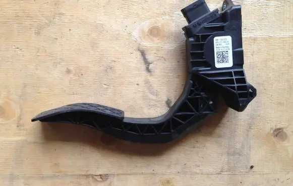 Audi A4 S4 B9 Accelerator throttle pedal 8W1723523