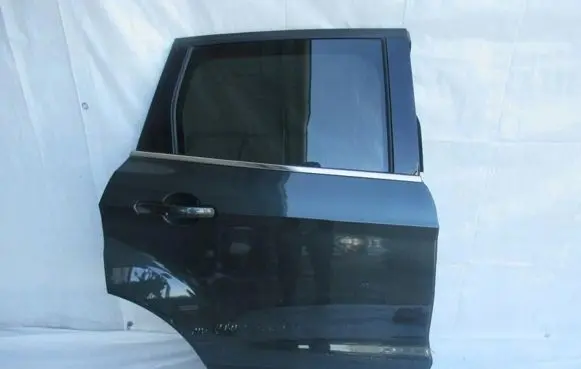 Ford Kuga II Rear door