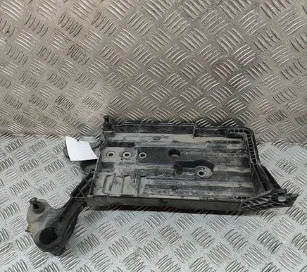 Volkswagen Golf VII Battery box tray 5Q0915331J 5Q0915321H