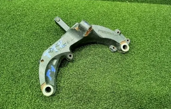 Renault Master III Gearbox mounting bracket 112333988R