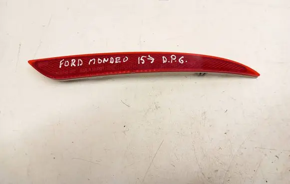 Rear tail light reflector