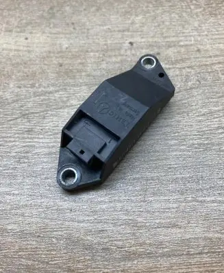 Mercedes-Benz E W211 Airbag deployment crash/impact sensor A0018209326