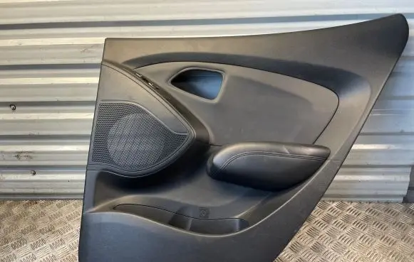 Hyundai ix35 Rear door card panel trim