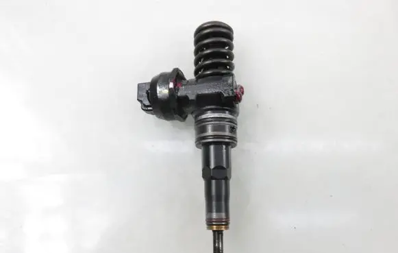Volkswagen Transporter - Caravelle T5 Fuel injector 0414720215 038130073AG