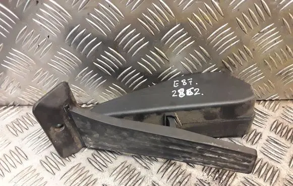 BMW 1 E81 E87 Accelerator throttle pedal 6786589