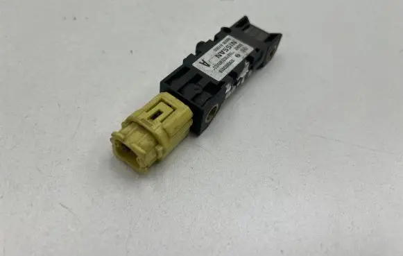 Nissan Note (E11) Airbag deployment crash/impact sensor 98830AY000 0285003019