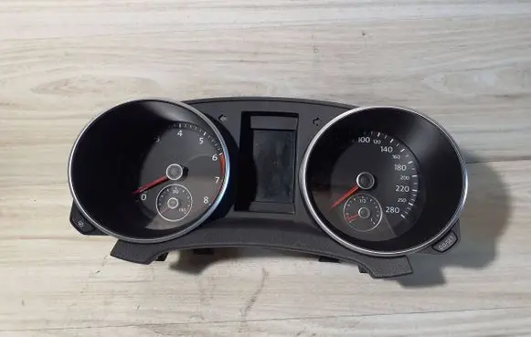 Volkswagen Golf VI Speedometer (instrument cluster) 5K6920871 6040201902 1019010768