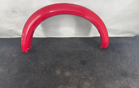 Mitsubishi L200 Front arch trim MN117442