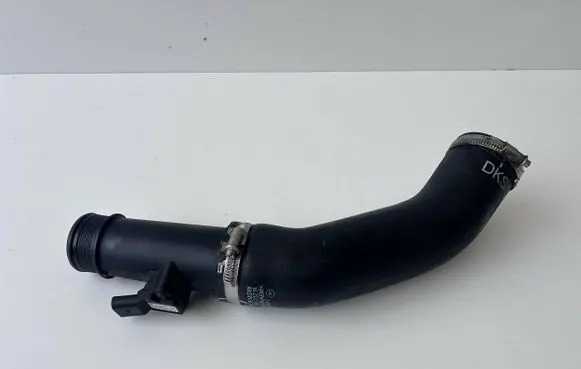 Audi A8 S8 D4 4H Intercooler hose/pipe 4H0145673P
