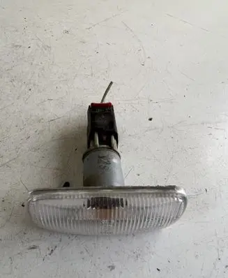 Jeep Compass Front fender indicator light 