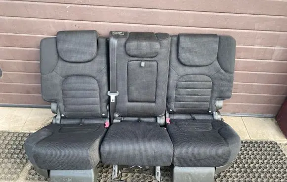 Nissan Pathfinder R51 Second row seats 