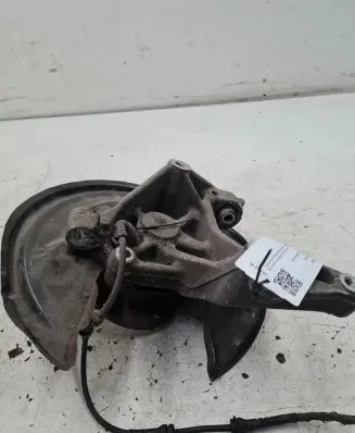 Volkswagen PASSAT B6 Rear wheel hub