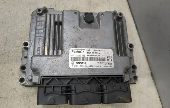 Ford Fiesta Engine control unit/module BV2112A650ACD 0281019144