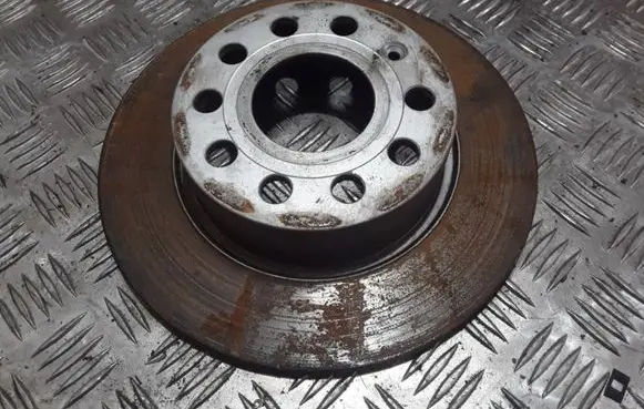 Volkswagen Golf V Rear brake disc