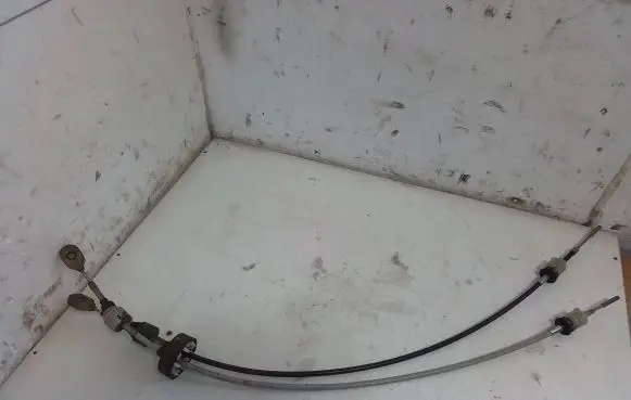 Gear shift cable linkage