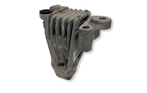 Jeep Cherokee Engine mount bracket P68270565AB