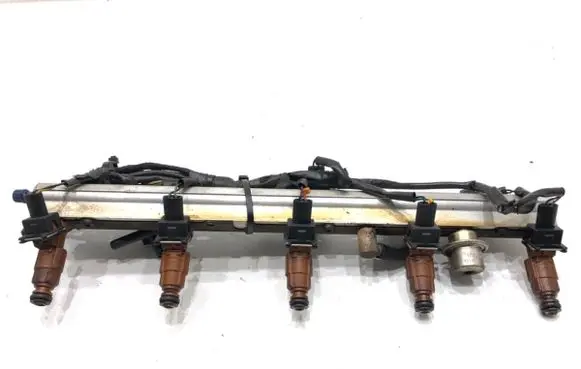 Volvo V70 Fuel main line pipe 