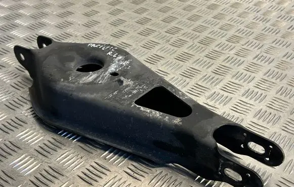 Chrysler Pacifica Rear upper control arm/wishbone 