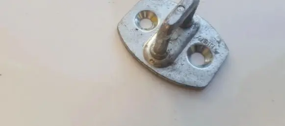 Toyota Avensis T250 Front door lock loop/hook striker 
