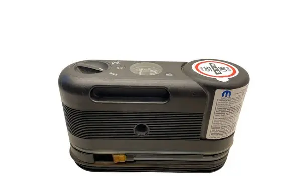 Chrysler Town & Country V Tire air pump compressor 05181361AC