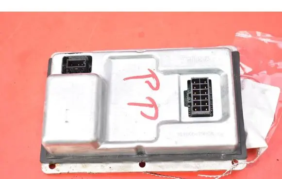 Audi A4 S4 B6 8E 8H Voltage converter/converter module 89027892