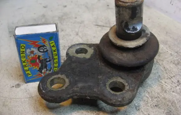 Mercedes-Benz Vito Viano W638 Front ball joint 