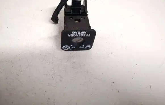Lexus IS 220D-250-350 Passenger airbag on/off switch 