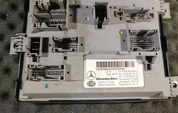 Mercedes-Benz C W205 Central body control module A2059009845 5DK01077768 A2059014818