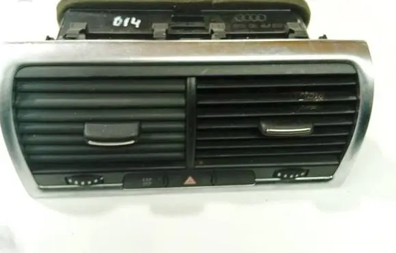 Audi Q7 4L Dash center air vent grill 4L0820951