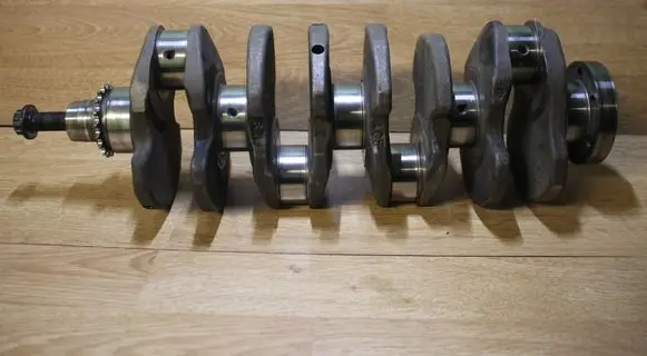 Volkswagen PASSAT B6 Crankshaft 