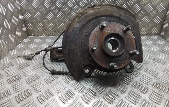 Nissan Qashqai+2 Front wheel hub