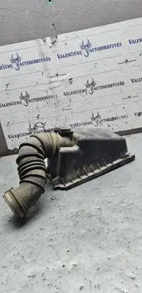 Toyota Corolla E120 E130 Air filter box 177050D040