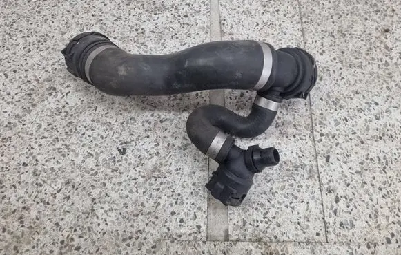 BMW 5 F10 F11 Engine coolant pipe/hose 8506090 162697 7823948