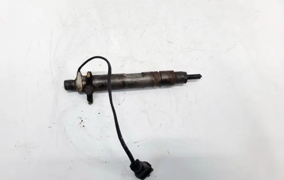 Audi A4 S4 B5 8D Fuel injector 028130201S