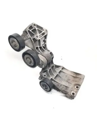 Mercedes-Benz B W245 Engine mounting bracket