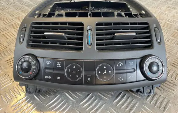 Mercedes-Benz E W211 Climate control unit 2118300054 2119300385